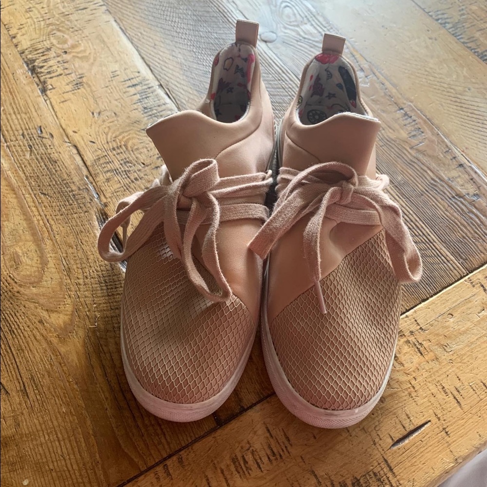 STEVE MADDEN LANCE SNEAKERS